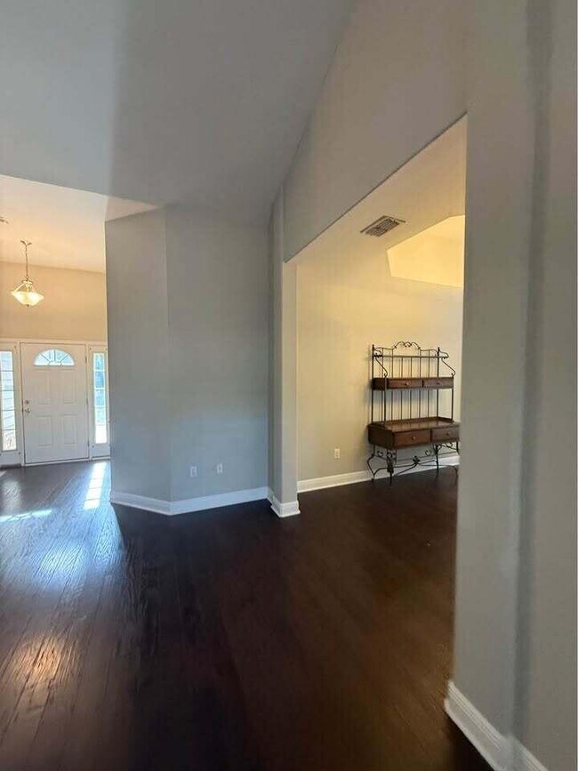 Building Photo - 371 Symphony Way