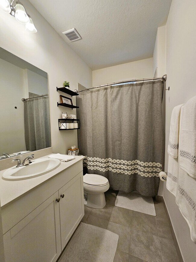 Building Photo - 5032 Arancia Ln