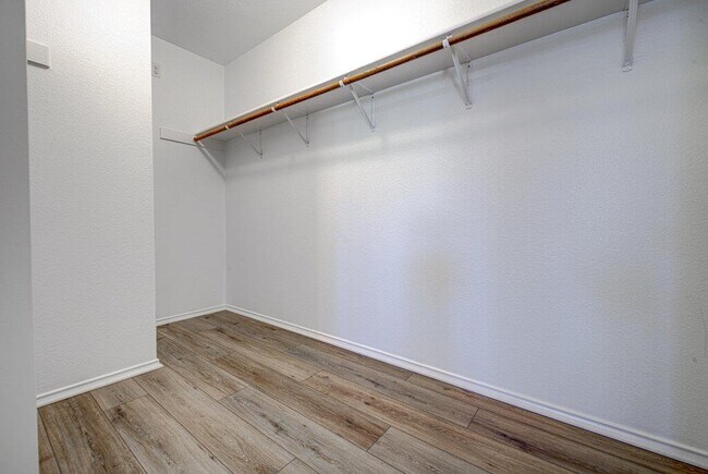 Building Photo - 207 Brentwood Dr