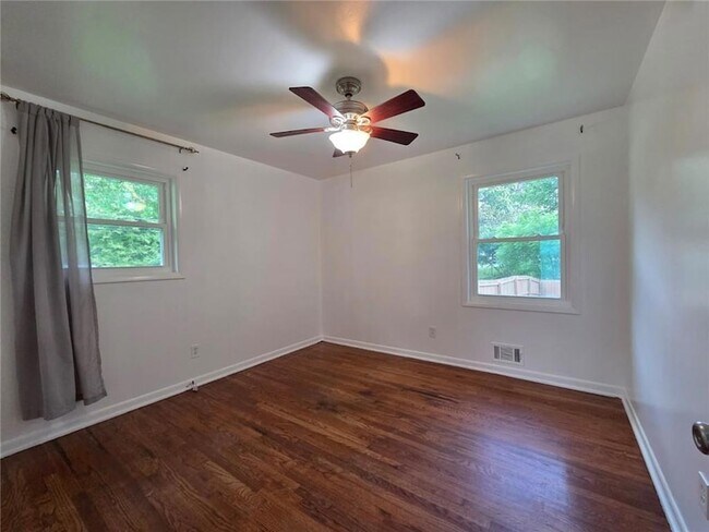 Building Photo - 762 Lancelot Dr