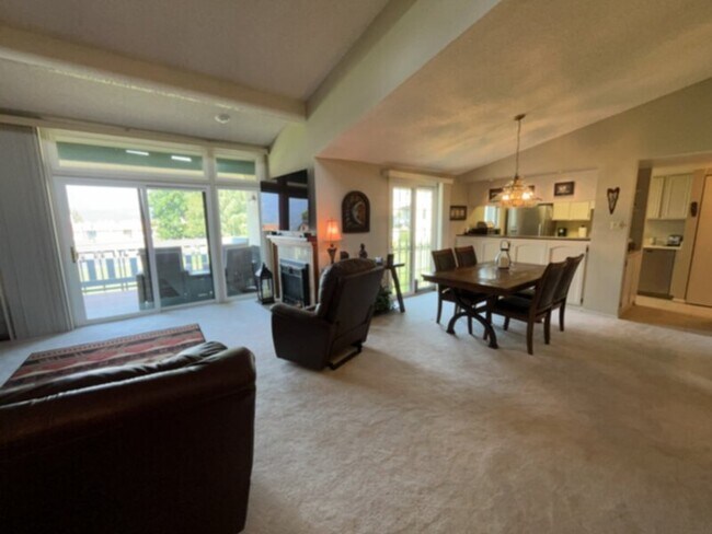Building Photo - Looking for serenity? This is it! The outs...