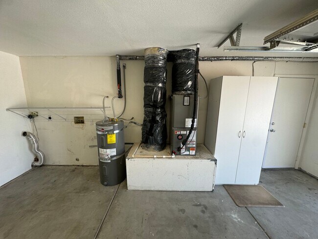 Building Photo - Charming 3-bedroom home located in the picturesque town of Pahrump!