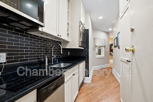 Building Photo - 2131 S St NW