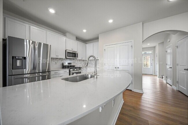 Building Photo - 808 Gable Oak Ln