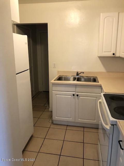 Building Photo - 360 St Regis Dr