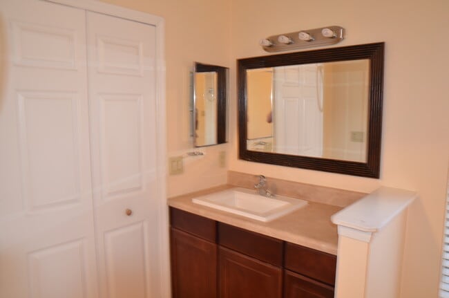 Building Photo - Cute and Updated 3/2 Pool Home House in Willow Creek (Loch Hart Area)