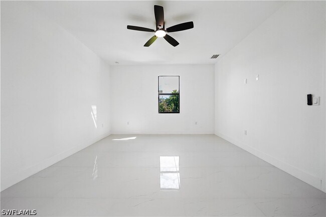 Building Photo - 2458 NW 9th Terrace