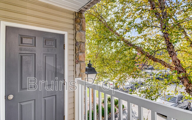 Building Photo - 7104 W Friendly Ave