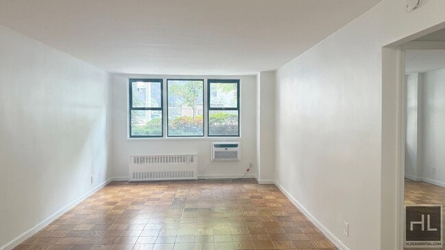 Building Photo - 236 E 36th St