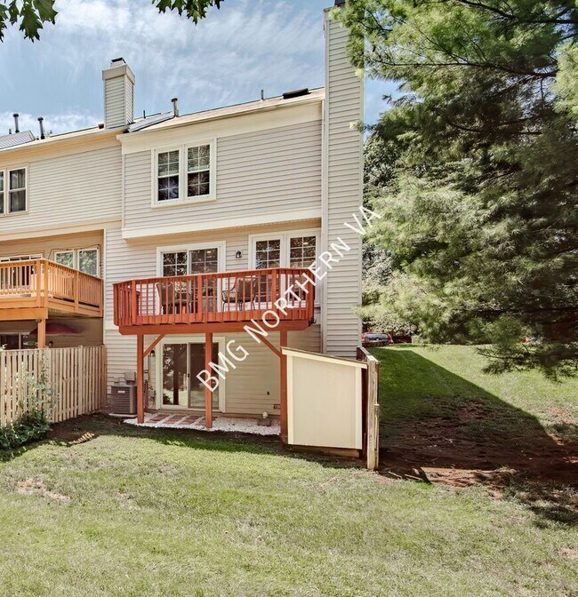 Building Photo - 43790 Laburnum Square