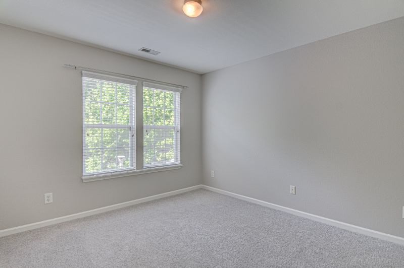 Building Photo - 5972 Hollow Wood Ct