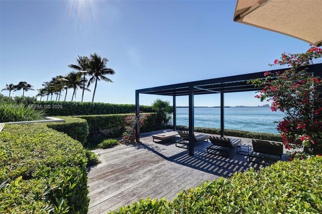 Building Photo - 5245 Fisher Island Dr