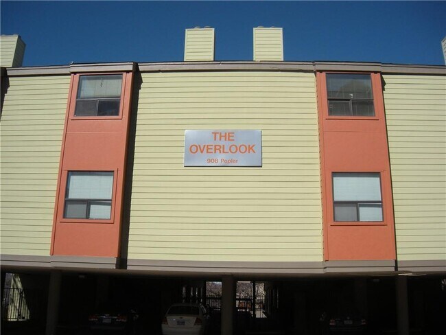 Primary Photo - 908 Poplar St