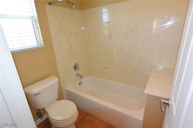 Building Photo - 983 Roseberry Dr