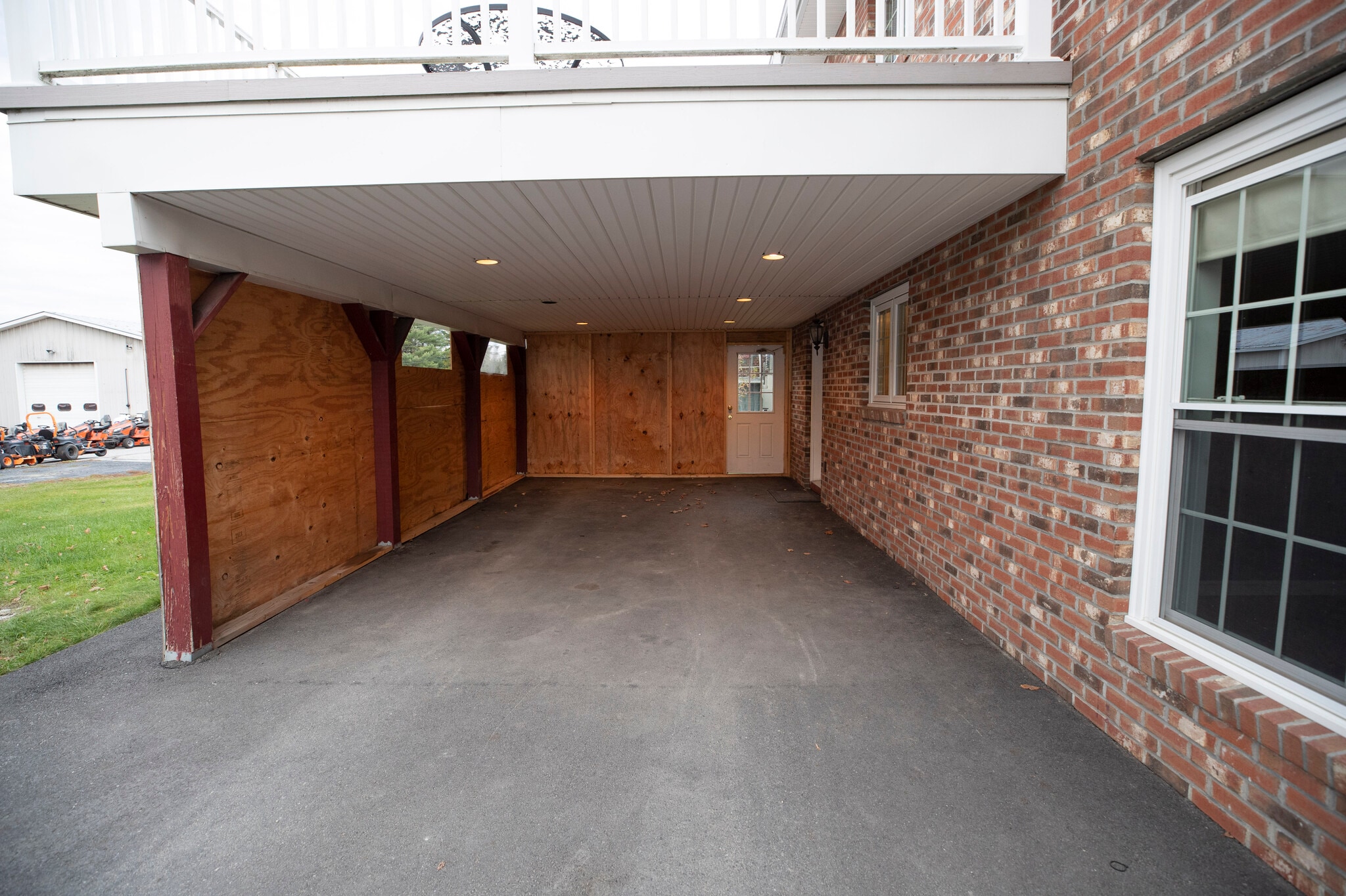 Carport - 273 S Main St