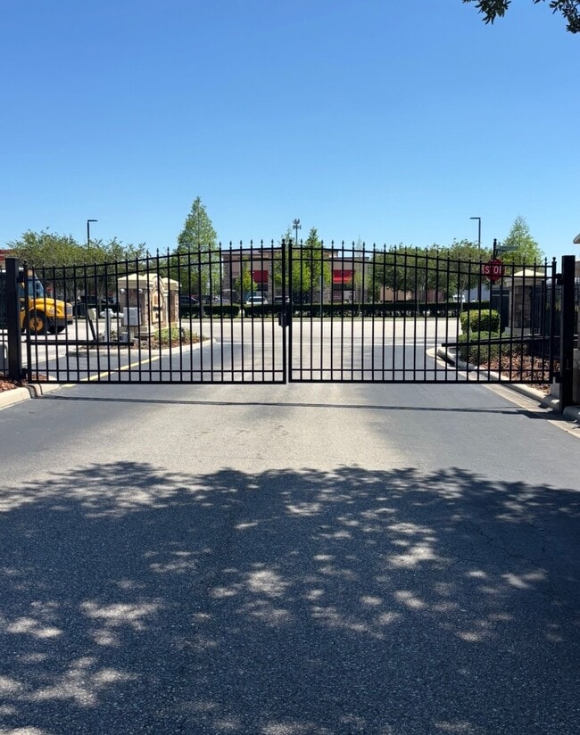 Building Photo - 4195 Winding Vine Dr