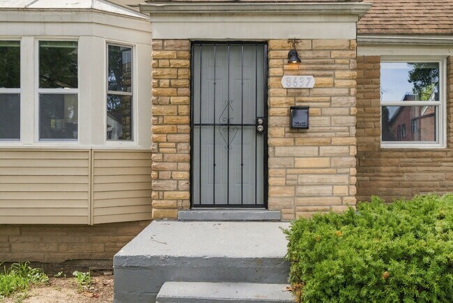 Building Photo - 8637 Carlin St