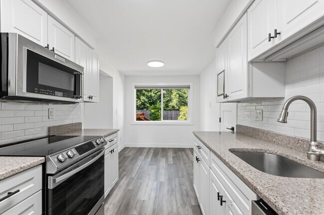 Building Photo - 2bd/1.75ba Redmond Condo