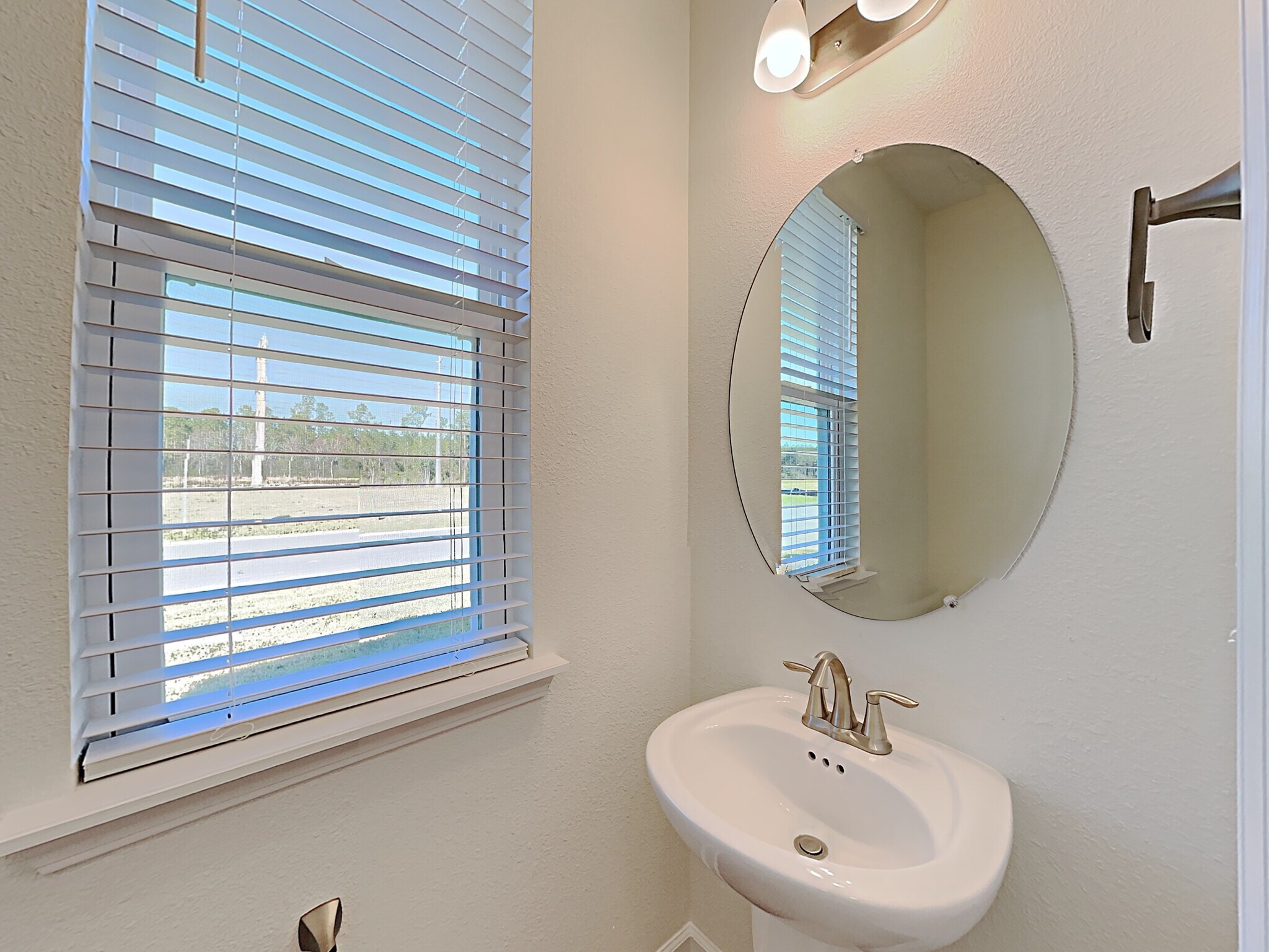 Building Photo - 5945 Hampton Creek Rd