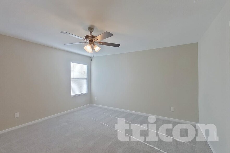 Building Photo - 911 Ponderosa Ln