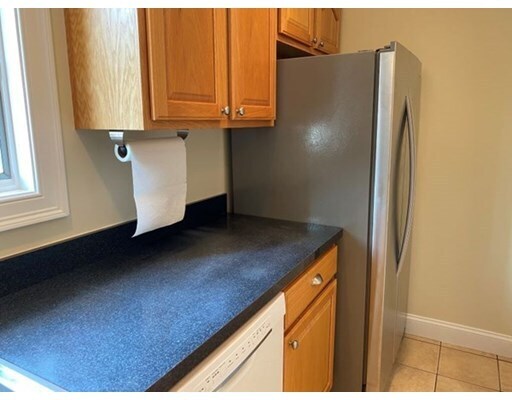 Building Photo - 39 Century St