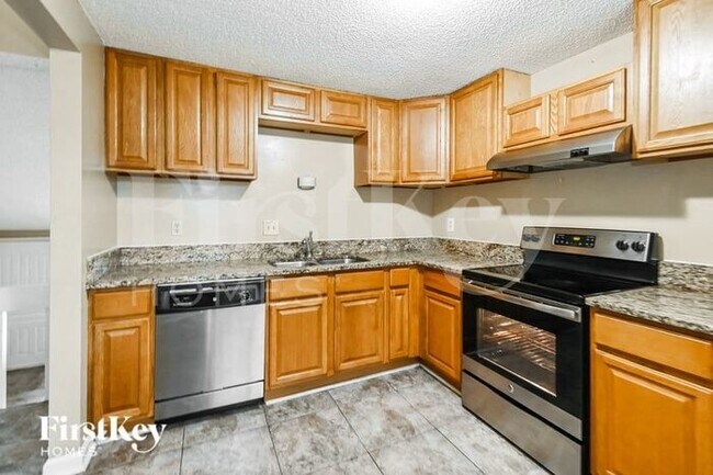 Building Photo - 6811 Abelia Hill Cove