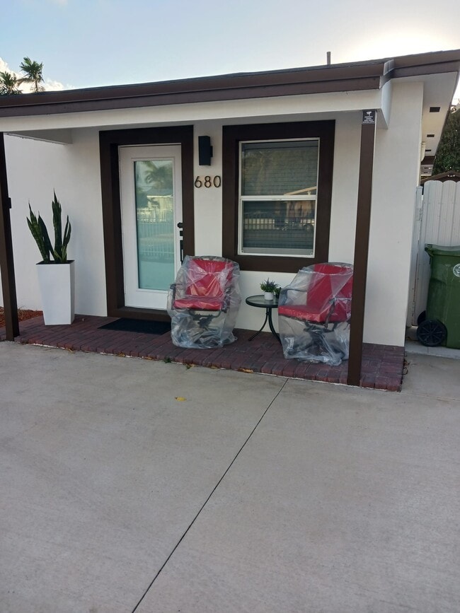 Building Photo - 680 E 8th Ave