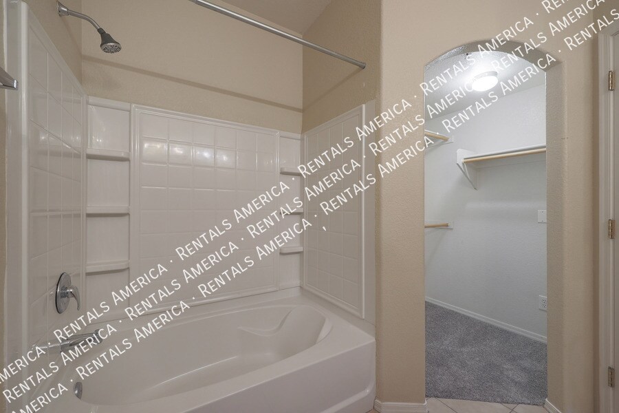 Building Photo - 18250 N Cave Creek Rd