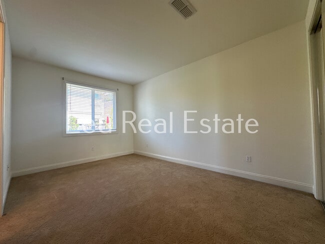 Building Photo - 2630 Giorno Way