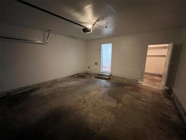 Building Photo - 2214 Mockingbird Ln