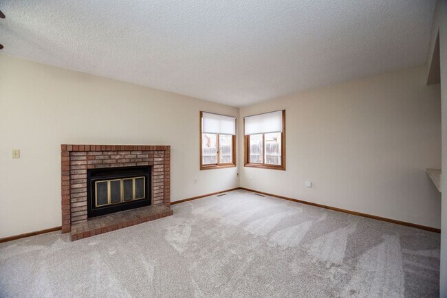 Building Photo - Charming 3 Bed, 2 Bath Home on a Quiet Cul-de-Sac with a Fenced Yard & 2-Car Garage!
