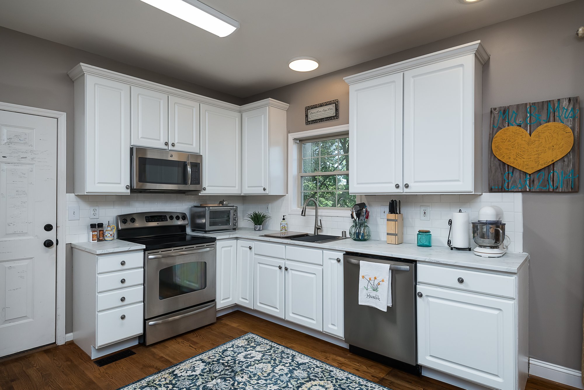Kitchen - 665 Winter Hill Ln
