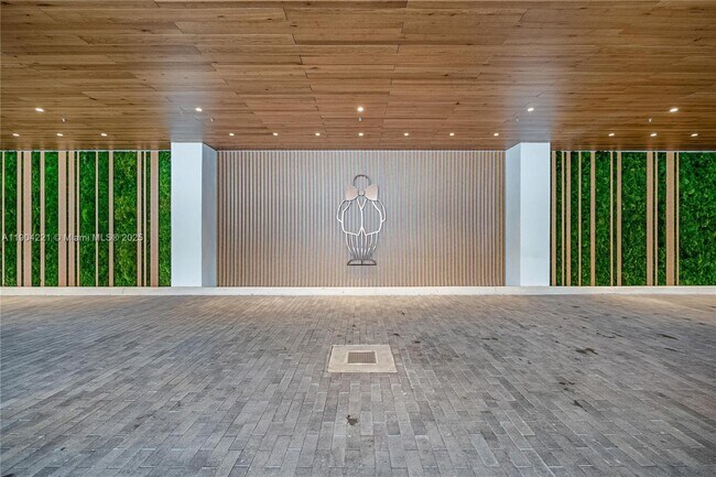 Building Photo - 2678 Tigertail Ave