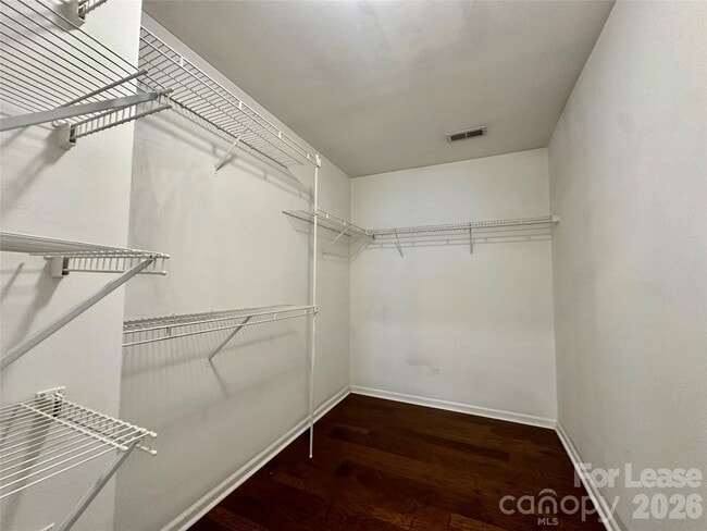 Building Photo - 5307 Bentgrass Run Dr