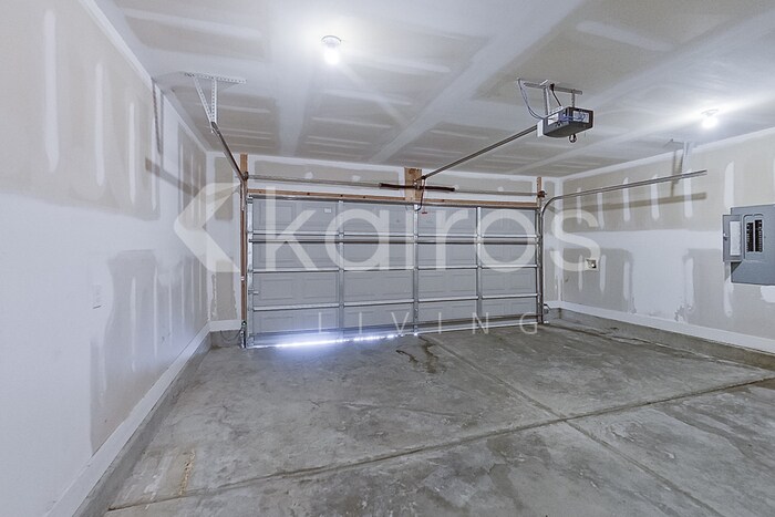 Building Photo - 138 Western Red Cedar Dr