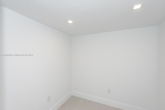 Building Photo - 177 Ocean Ln Dr