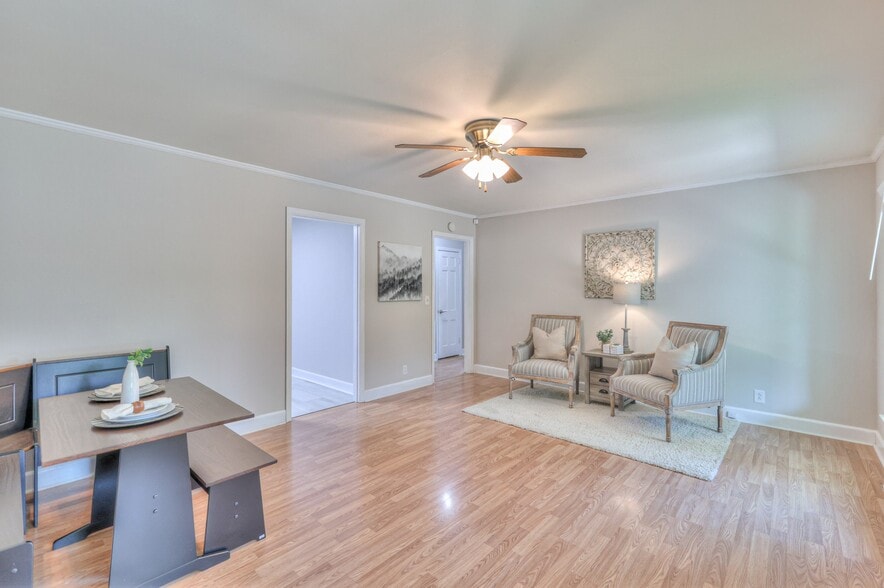 Building Photo - 1124 Toddington Dr