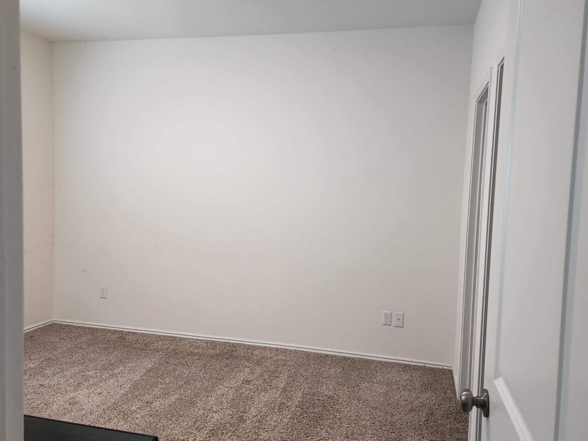 Main bedroom with walk-in closet and ensuite bathroom. - 13306 Mussel Run