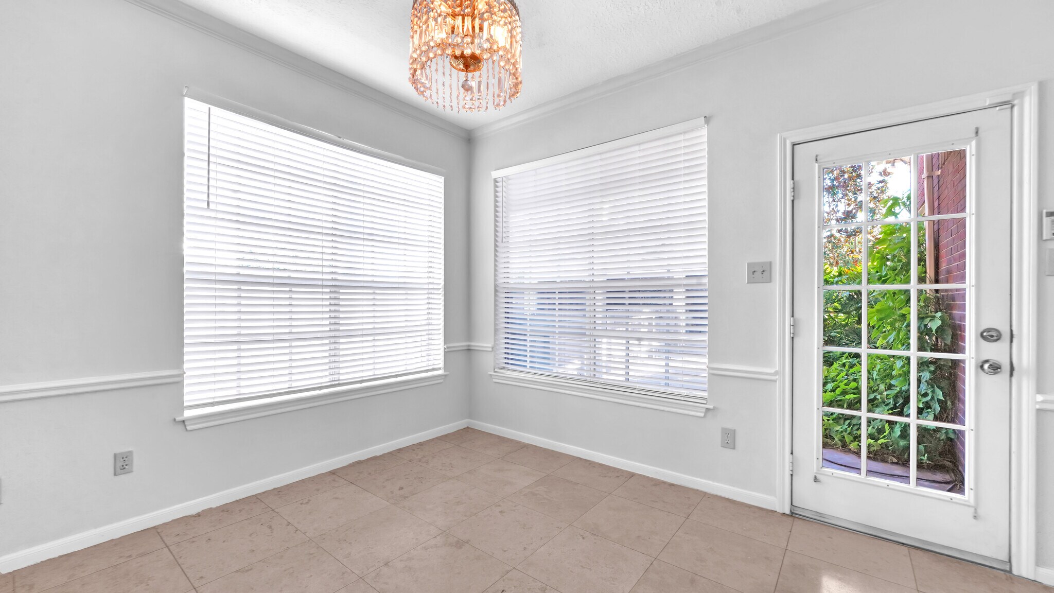 Building Photo - 4622 Grand Cayman Dr