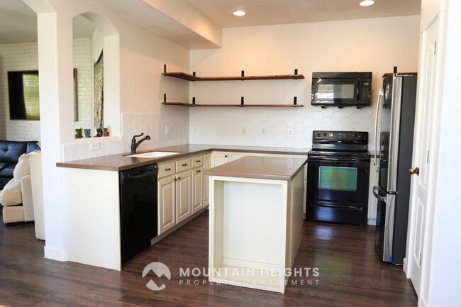 Building Photo - 10983 Sunup Way