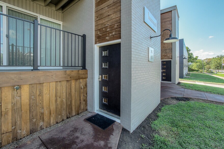 Building Photo - 3531 Gillham Rd