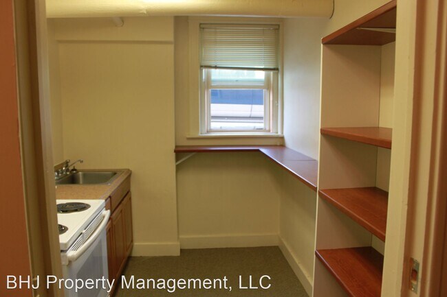 Building Photo - 40 E Works St