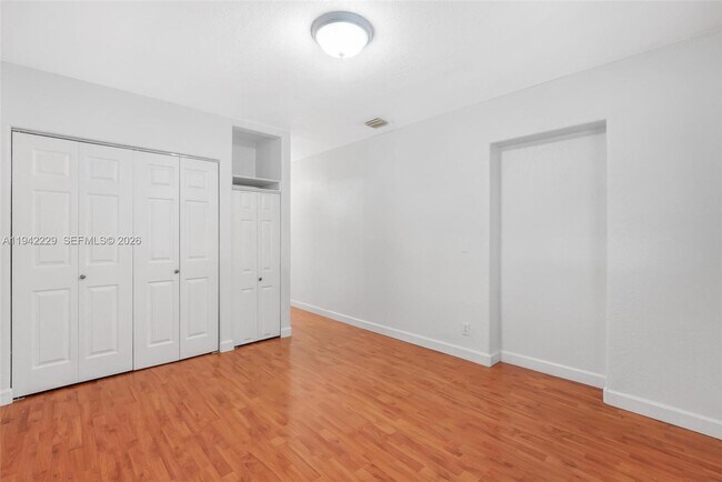 Building Photo - 6240 SW 21st St