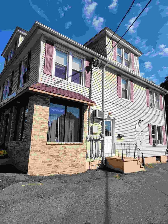 Building Photo - 136 Broad St