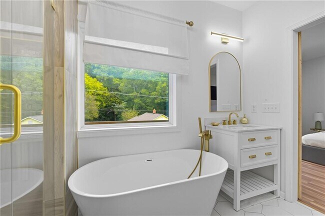 Building Photo - 1278 Plaza Ave SW