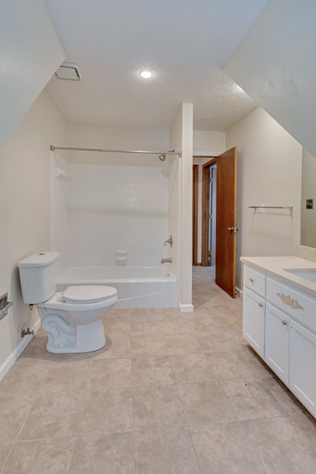 Building Photo - 130 Briarwood Ln