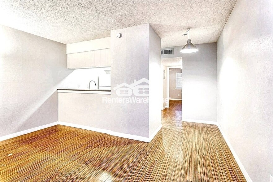 Building Photo - 4007 Avenue C