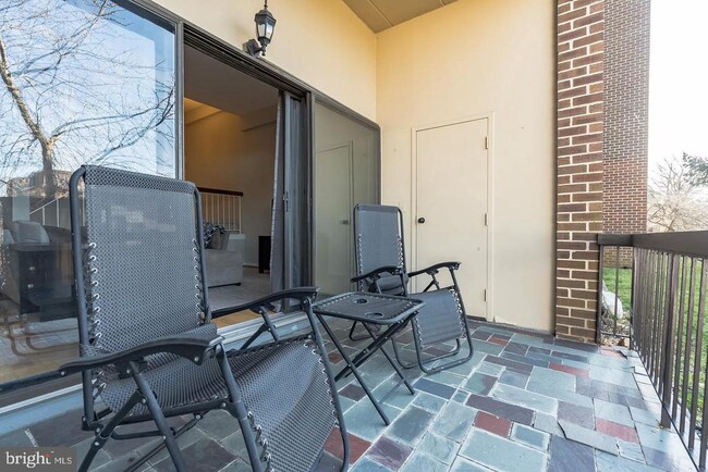 Building Photo - 130 Roberts Ln