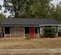 Building Photo - 3628 Sumner St