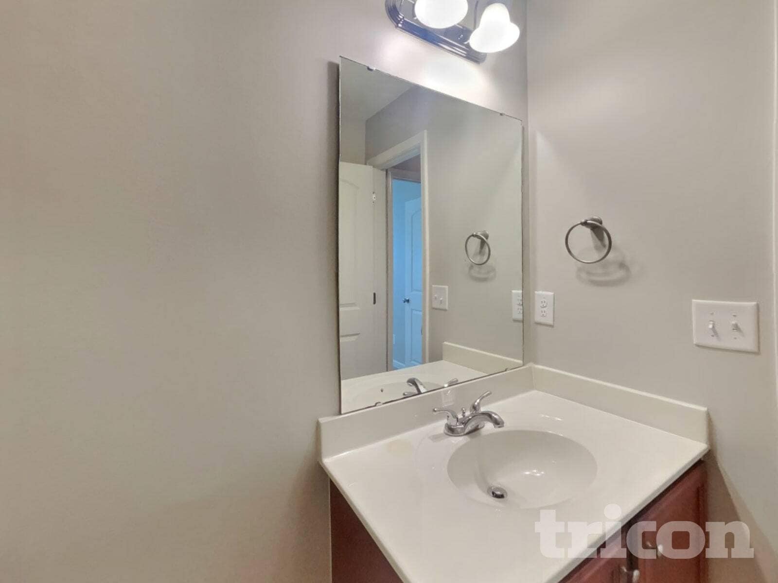 Building Photo - 27 Anna Maria Ct